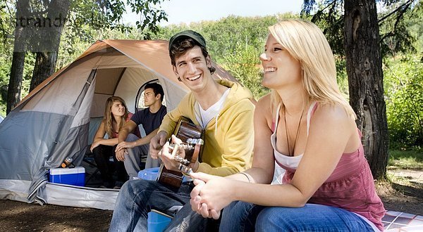 Mensch  Menschen  Campingplatz  jung