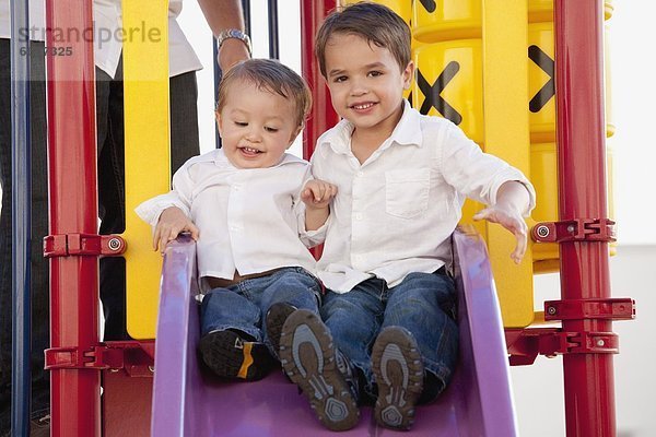 Junge - Person  Spielplatz  2  jung