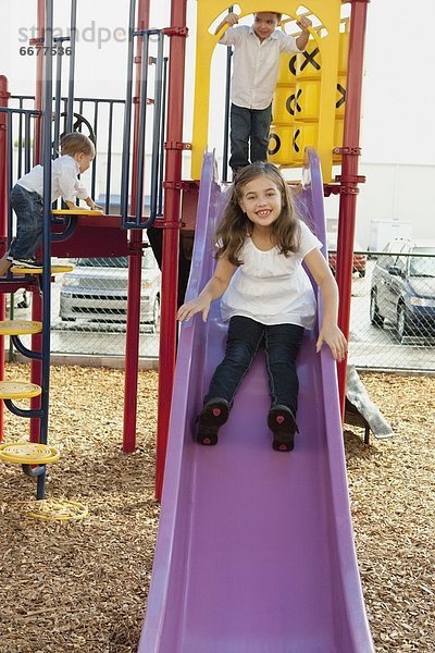 Spielplatz  spielen