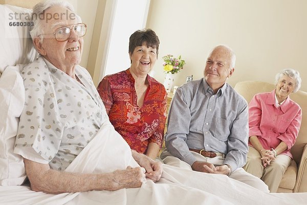 Menschlicher Vater  Krankenhaus  Senior  Senioren  Besuch  Treffen  trifft