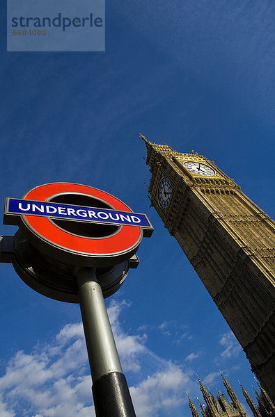 U-Bahn-Zeichen und Big Ben