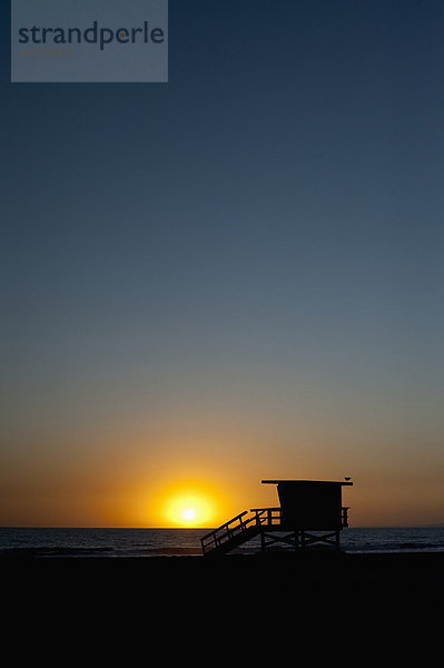 Sonnenuntergang  Rettungsschwimmer  Haltestelle  Haltepunkt  Station