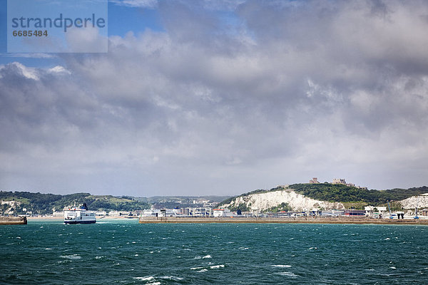 Hafen  Eingang  Steilküste  weiß  England