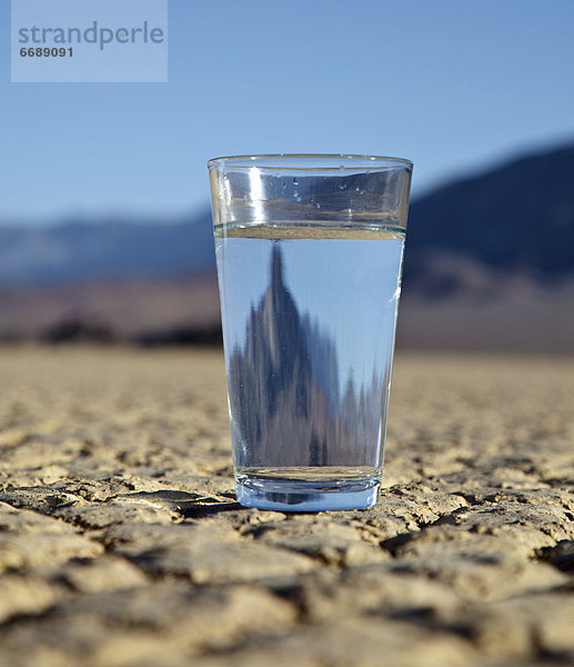 Wasser  Glas  Wüste