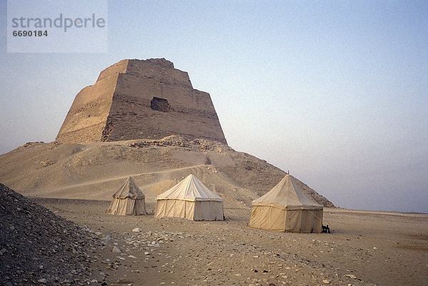 pyramidenförmig  Pyramide  Pyramiden  Zelt  Beduine  Pyramide