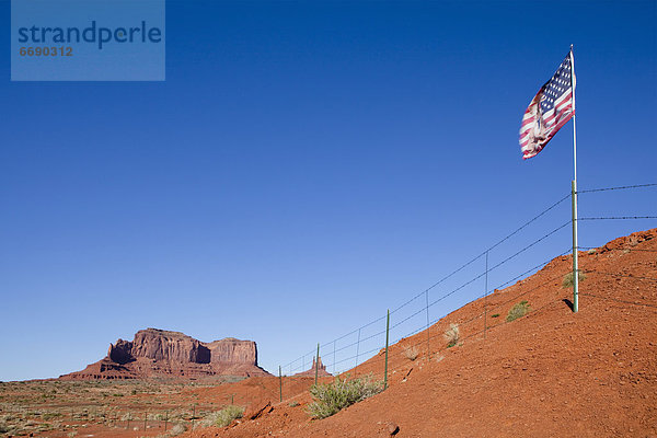 Vereinigte Staaten von Amerika  USA  Wüste  Fahne