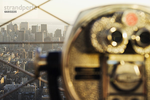 hinter Münzfernrohr Innenstadt Manhattan