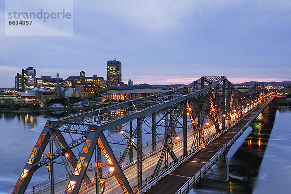 Großstadt  Brücke