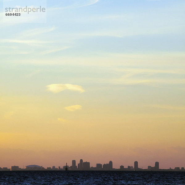 Skyline  Skylines  Abend  Großstadt