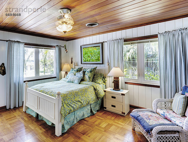 Schlafzimmer Holz Decke