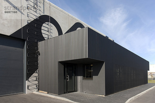 Gebäude  Fabrikgebäude  Seitenansicht  modern