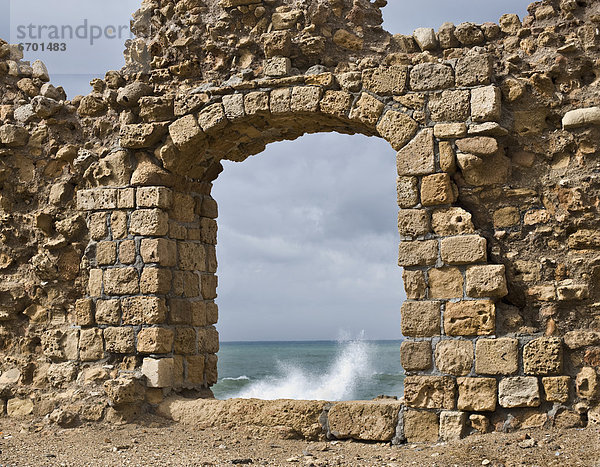 zeigen Fenster Wand Ruine Mittelmeer