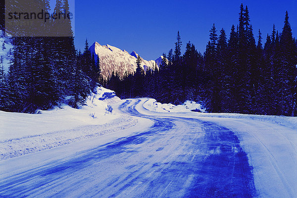 Berg  Winter  Fernverkehrsstraße