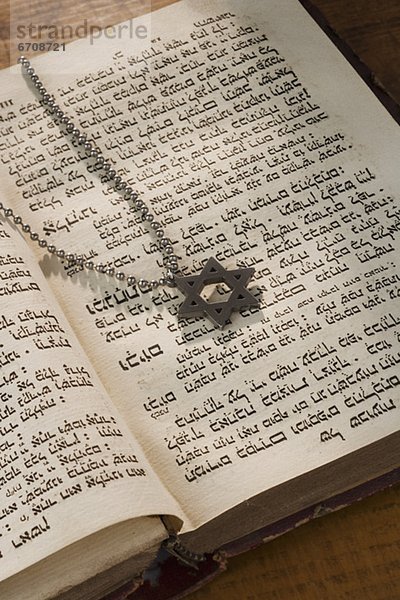 sternförmig  Buch  Text  Halskette  Kette  Taschenbuch  Collier
