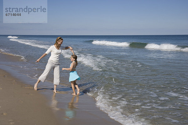 Strand  tanzen  Tochter  Mutter - Mensch