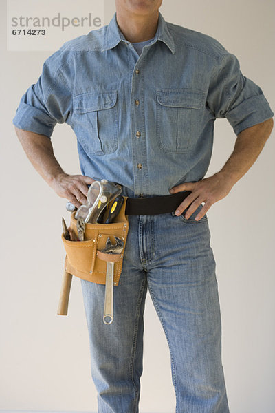 Mann tragen Tool belt