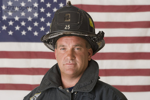 frontal  Fahne  amerikanisch  Feuerwehrmann