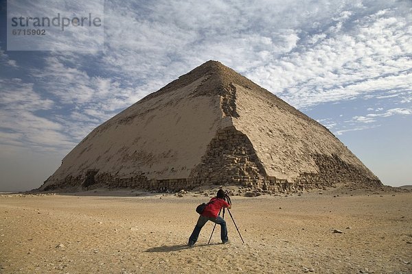 pyramidenförmig  Pyramide  Pyramiden  Mann  Fotografie  nehmen  Pyramide