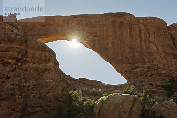 hinter  beleuchtet  Brücke  Sonne  Utah