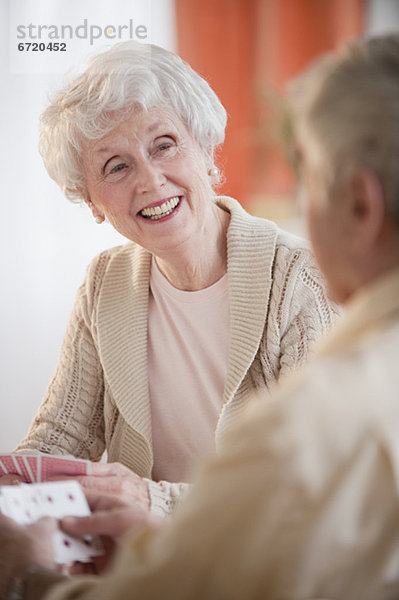 Senior Senioren Karte spielen