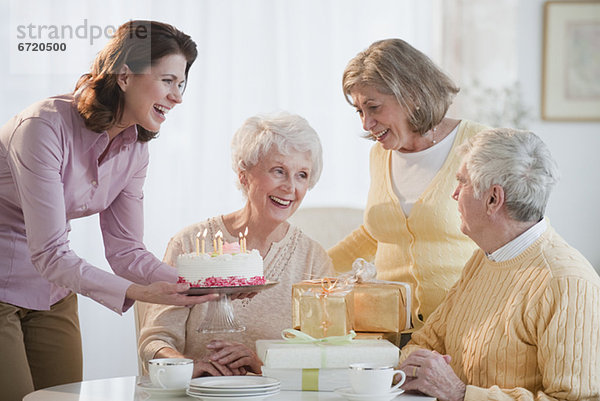 Senior Senioren Frau Fest festlich Geburtstag