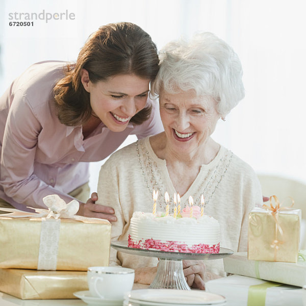 Senior Senioren Frau Fest festlich Geburtstag