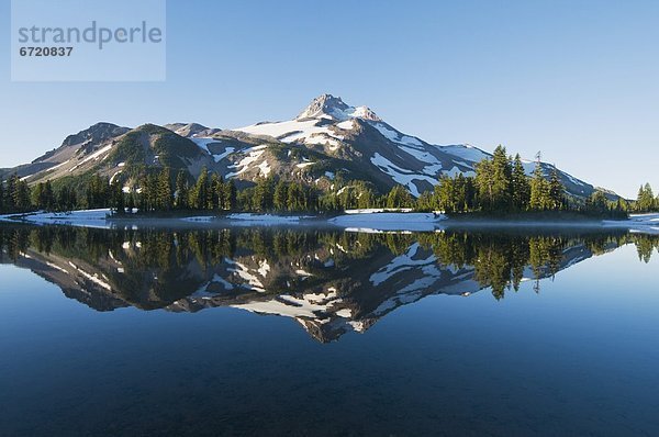 'Mount Jefferson  Russell Lake