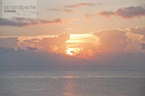 Sonnenuntergang über Ozean