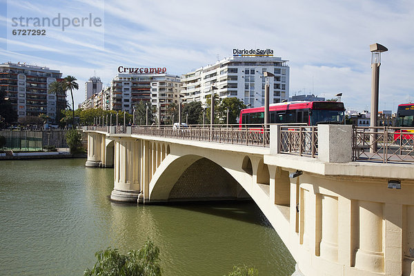 über  Brücke  Fluss  Guadalquivir