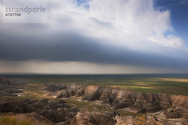Vereinigte Staaten von Amerika USA Nationalpark Berg grau Wolke über Steppe South Dakota dicht