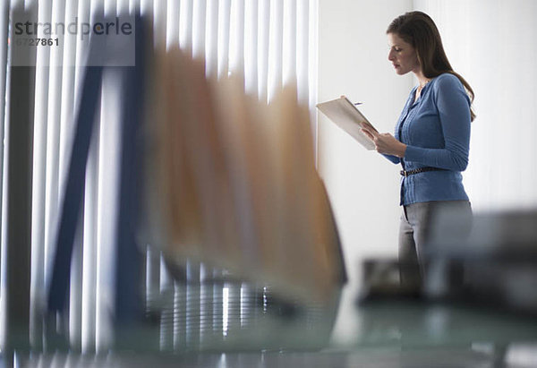 Frau in office