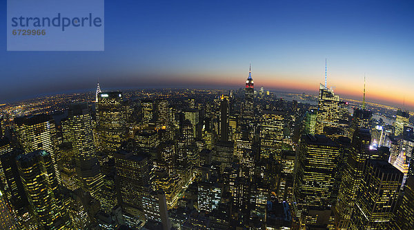 USA  New York City  Manhattan Skyline at dusk