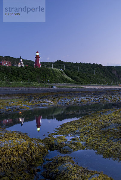 Strand Spiegelung Leuchtturm