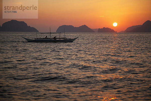 Wasser  Strand  Sonnenuntergang  Boot