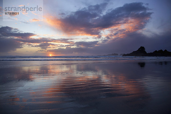 nahe  Wolke  Strand  Sonnenuntergang  Spiegelung  Tofino  British Columbia  Bucht  Reflections