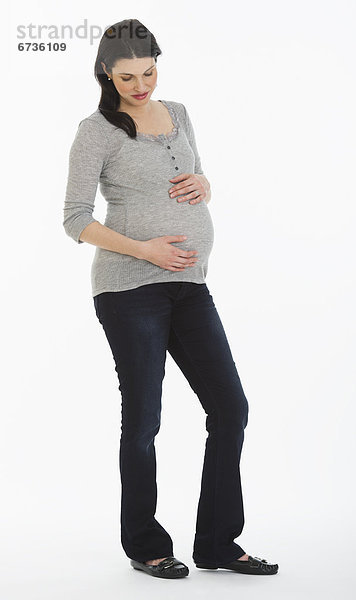 Studioaufnahme schwangeren Frau