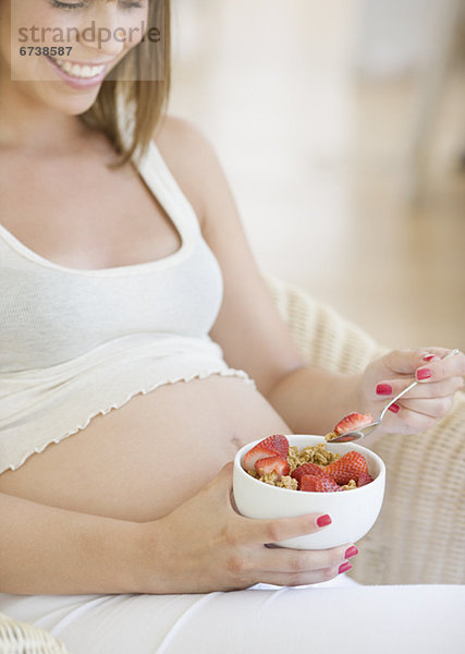 Getreide  Frau  Schwangerschaft  essen  essend  isst