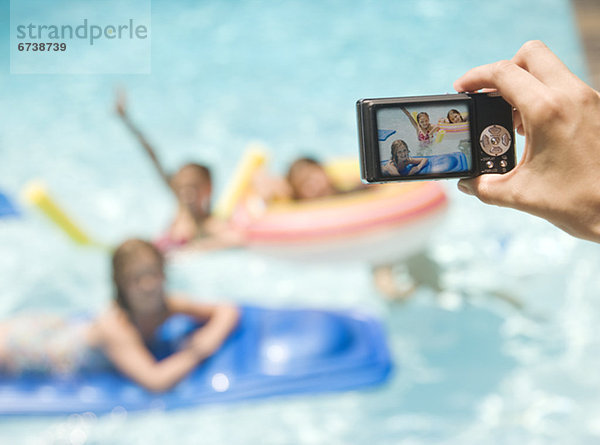 Mensch fotografieren Schwimmbad Mädchen