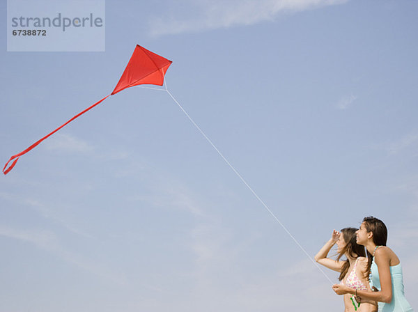 fliegen  fliegt  fliegend  Flug  Flüge  Frau  jung