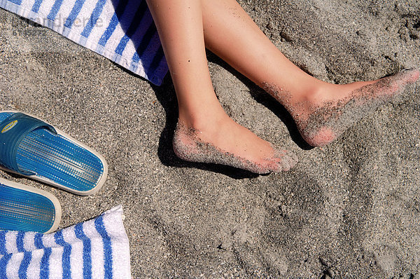 liegend  liegen  liegt  liegendes  liegender  liegende  daliegen  Strand  Sand