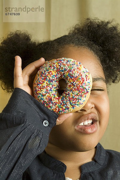 Farbaufnahme  Farbe  sehen  blättern  Donut  Mädchen  Montreal  Quebec