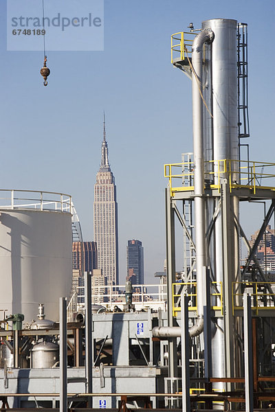 Vereinigte Staaten von Amerika  USA  New York City  Gebäude  Hintergrund  installieren  Raffinerie