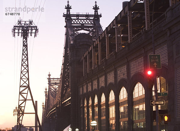 Vereinigte Staaten von Amerika USA New York City Brücke Insel Straßenbahn Manhattan