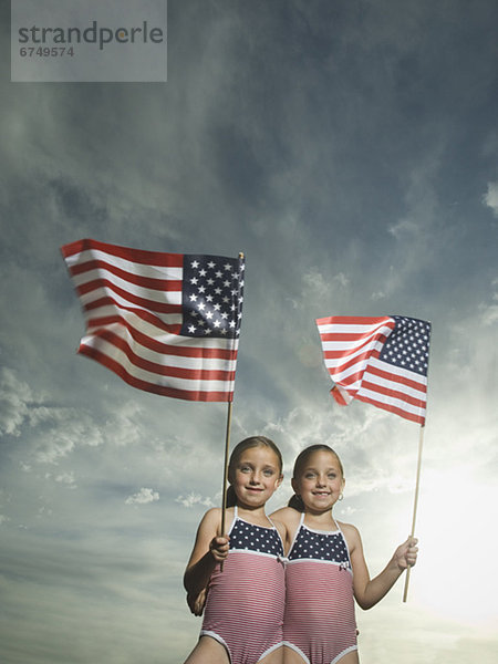 Schwester  halten  Fahne  amerikanisch  2  jung