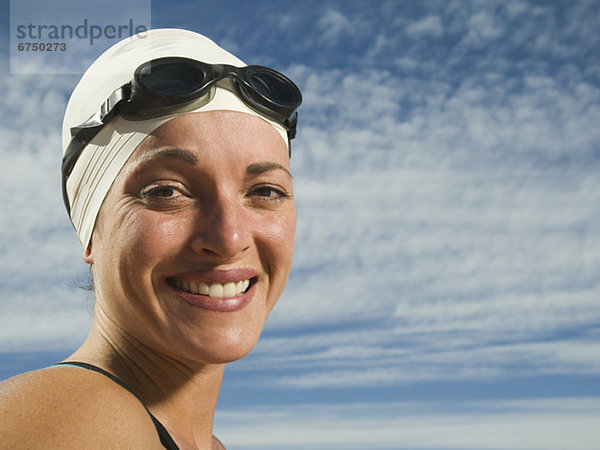 Frau Vereinigte Staaten von Amerika USA Schutzbrille Mütze Kleidung schwimmen Frau trägt Schwimmkappe und Schwimmbrille