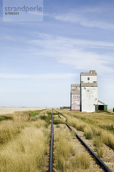 Getreide  Geländer  Fernverkehrsstraße  Aufzugsanlage  verlassen  Saskatchewan  alt