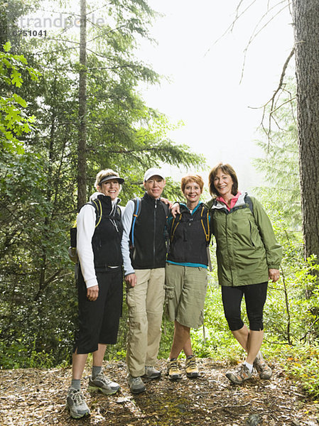 Pose  Wald  wandern