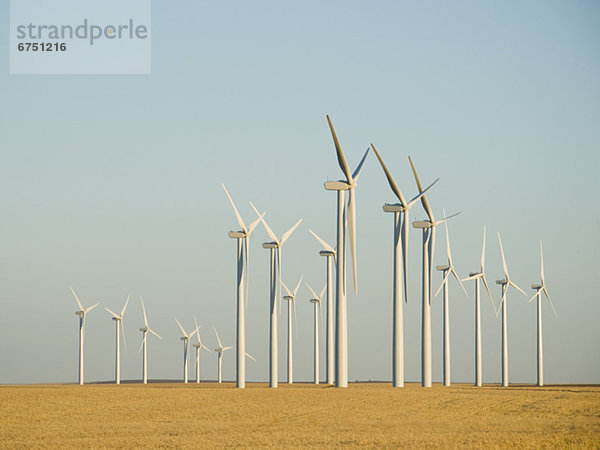 Reihe Windmühle Windpark