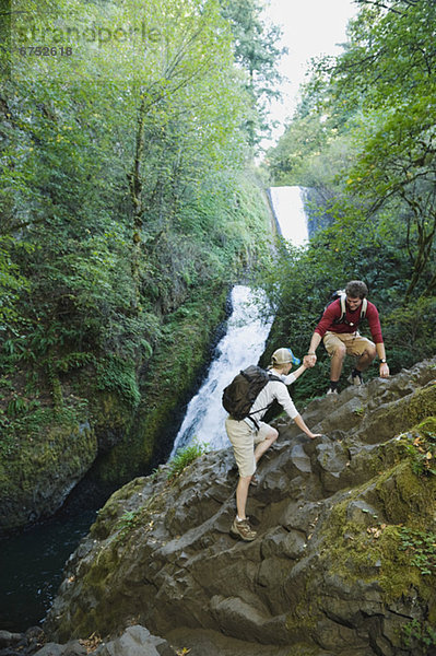 frontal  wandern  Wasserfall