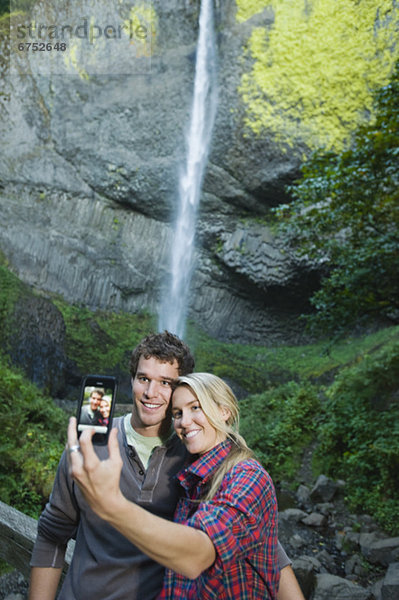 Fotografie  nehmen  frontal  Wasserfall